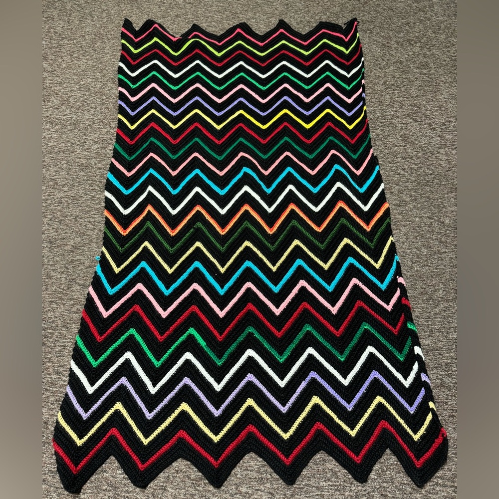 Vintage Afghan Chevron Multi Color Zig Zag Throw. Approximately 35”x 70”